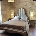 Domaine De Sens Bas בית הארחה 3*