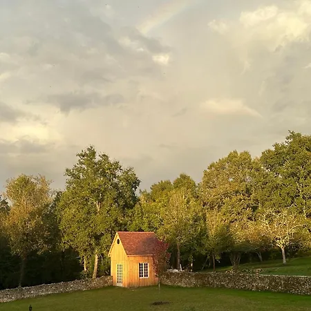 Domaine De Sens Bas Guest house *
