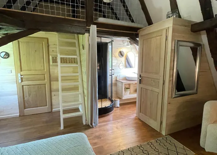 Domaine De Sens Bas בית הארחה